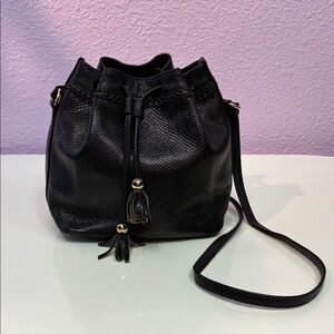 Chic Black Crossbody Bucket Bag
